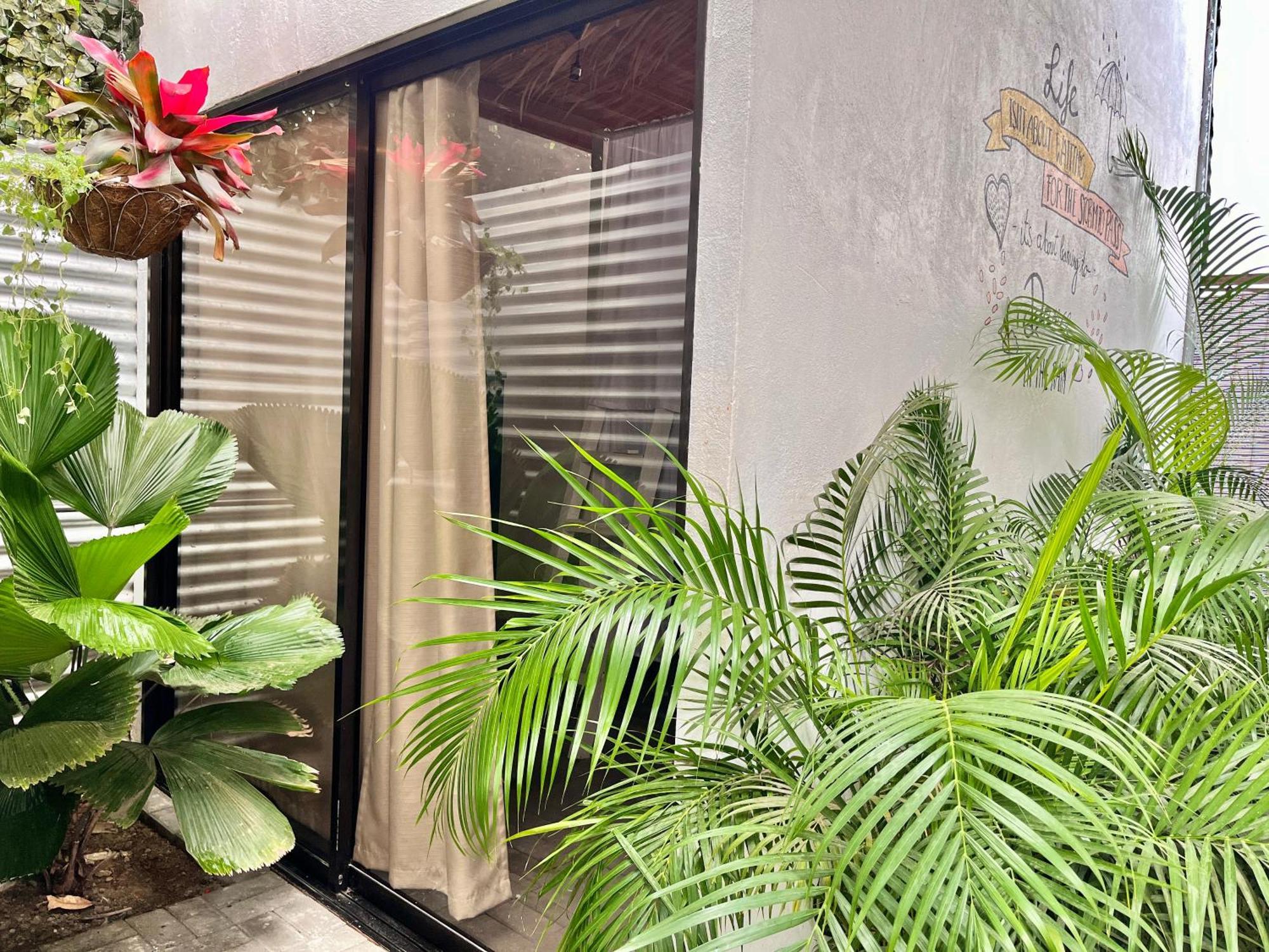 La Tribu Boutique Hostel For Women Puerto Viejo de Talamanca Exterior photo