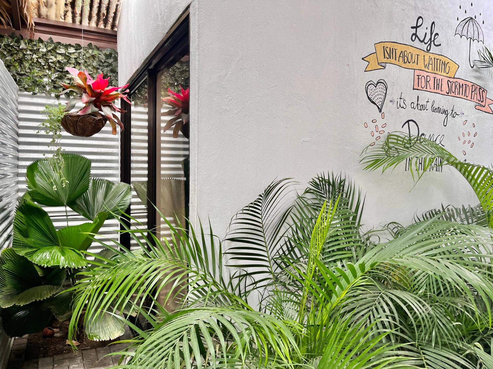 La Tribu Boutique Hostel For Women Puerto Viejo de Talamanca Exterior photo