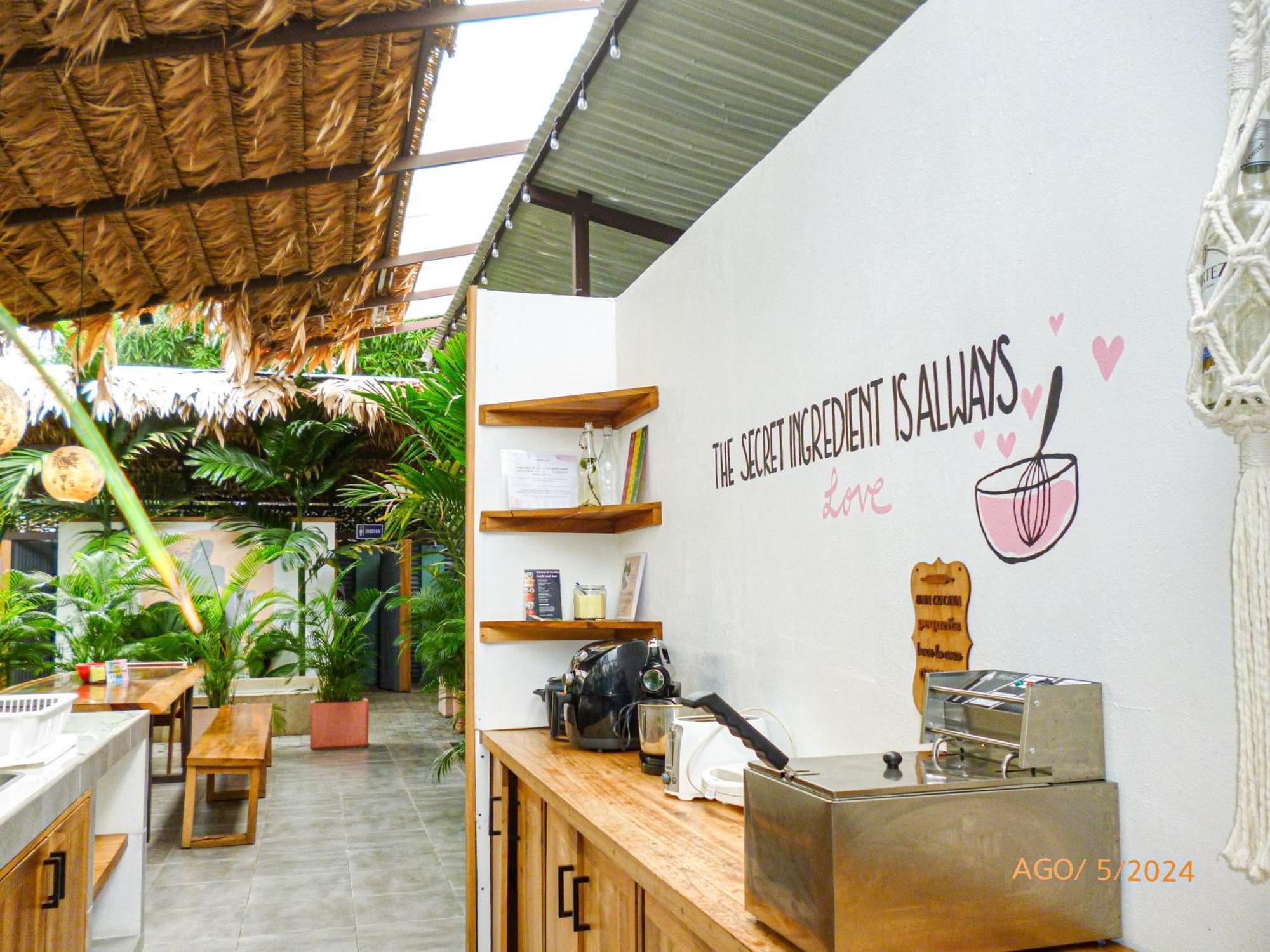 La Tribu Boutique Hostel For Women Puerto Viejo de Talamanca Exterior photo